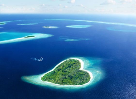 Maldives-Heart-Island-Sail-Boat.jpg.1000x0_q80_crop-smart